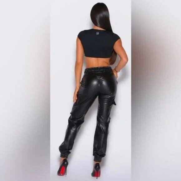 BOMBSHELL Sportswear Liquid Faux Leather Scrunch Butt Cargos Size Small Black - Picture 5 of 10
